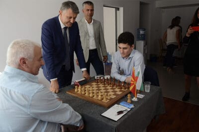Георги Титюков откри шахматната среща на поколенията, която започва днес в Пловдив