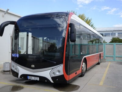 Първият електрически автобус тръгва по улиците на Пловдив
