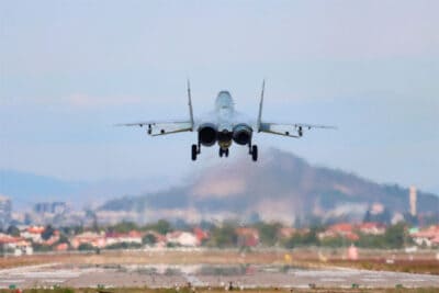 Командването и личният състав на авиобаза Граф Игнатиево осъществиха днес спешното пребазиране на летище Пловдив