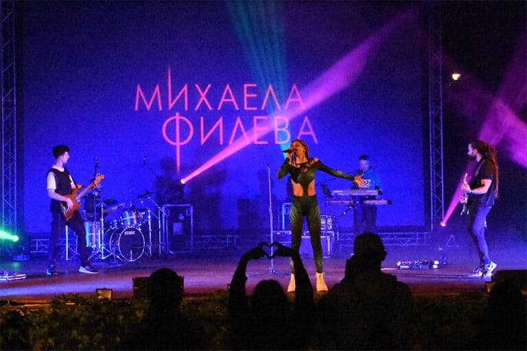 Михаела Филева ще посрещне феновете си на лятна сцена 
