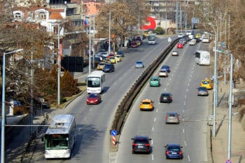 Забраняват паркирането и престоя в десните ленти на големите булеварди в Пловдив