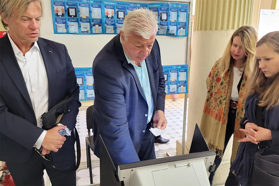 Здравко Димитров - гласуване с машина - избори