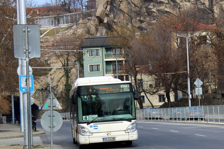 Градски транспорт - автобус - линия 4