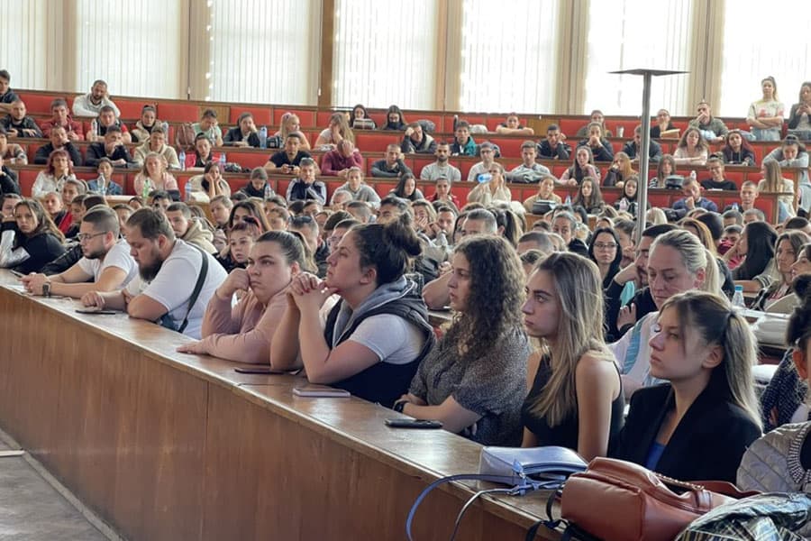 Студенти от Университета по хранителни технологии (УХТ) в Пловдив