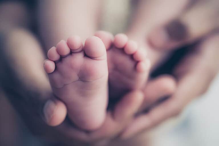 Изписаха родилката, която беше съпроводена от полицейски ескорт до родилното в Пловдив