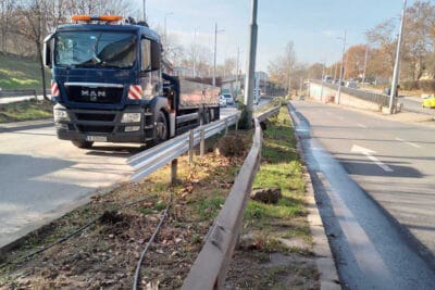 По няколко натоварени пътни отсечки в Пловдив започна монтажът на нови мантинели