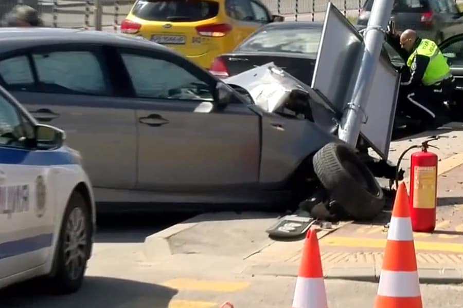 Млада шофьорка е в болница след катастрофа на бул. България в Пловдив