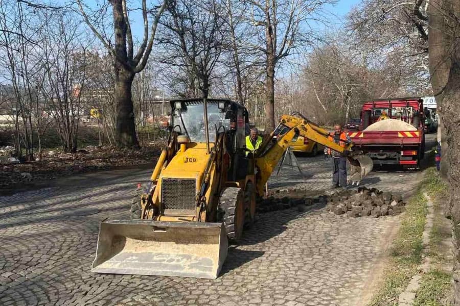 Започна ремонт на павирания участък от болница Свети Иван Рилски до ЖП гара Филипово