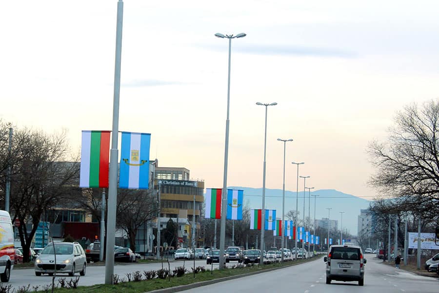 Знамена по случай националния празник на България