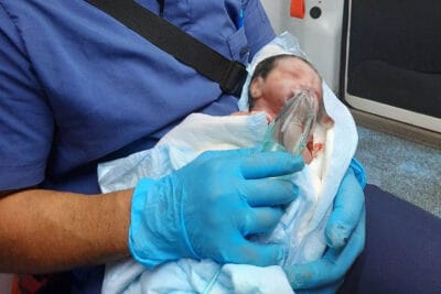 Спасиха новородено бебе от Карлово с неонаталната линейка от Капачки за бъдеще