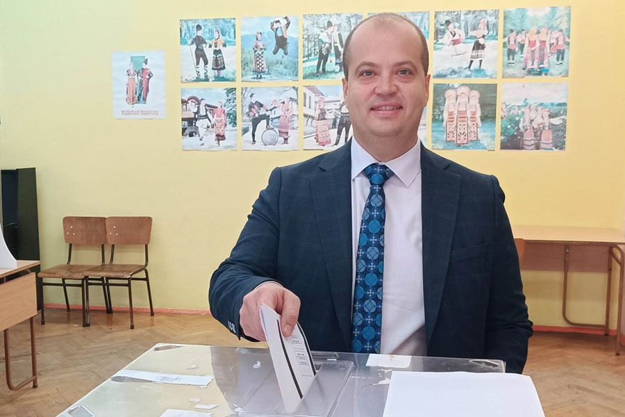 Областният управител Илия Зюмбилев - Дадох своя вот за ускореното развитие на Пловдив