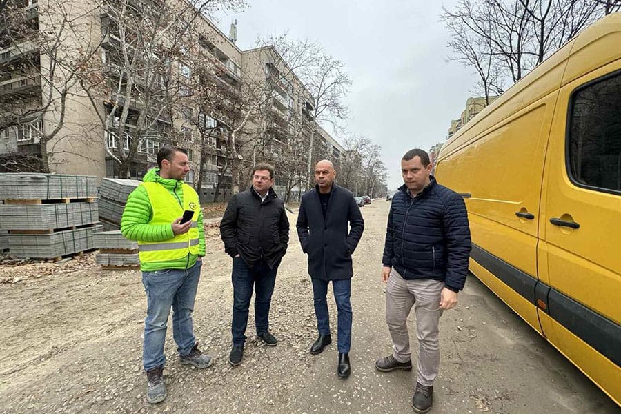 Кметът Костадин Димитров инспектира ремонтите по булевард Александър Стамболийски