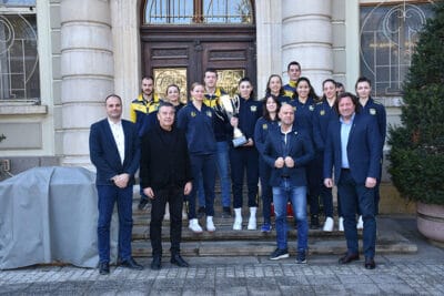 Кметът Костадин Димитров посрещна носителите на Купата на България по волейбол