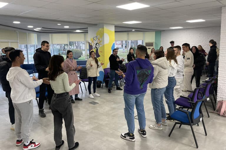 Младежки център Пловдив създава втора обучителната програма Младите (въз)действат 2
