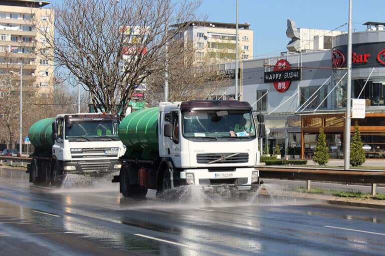 Почистване на улици в Пловдив, миене