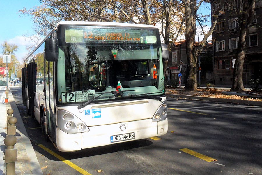 Градски транспорт - автобус - линия 12