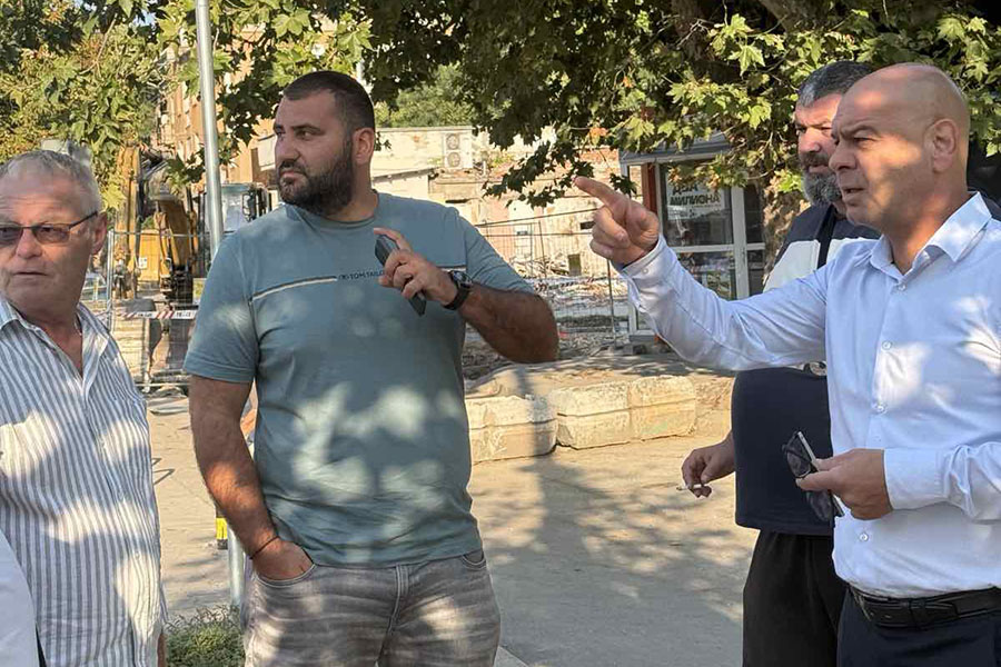 Кметът Костадин Димитров свика спешна среща заради пробива под гарата