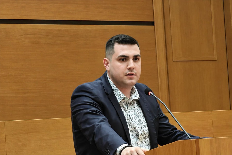 Николай Стоев