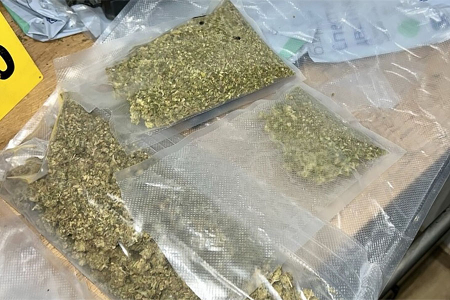 Бонбони с психоактивно вещество и марихуана иззеха в Пловдив