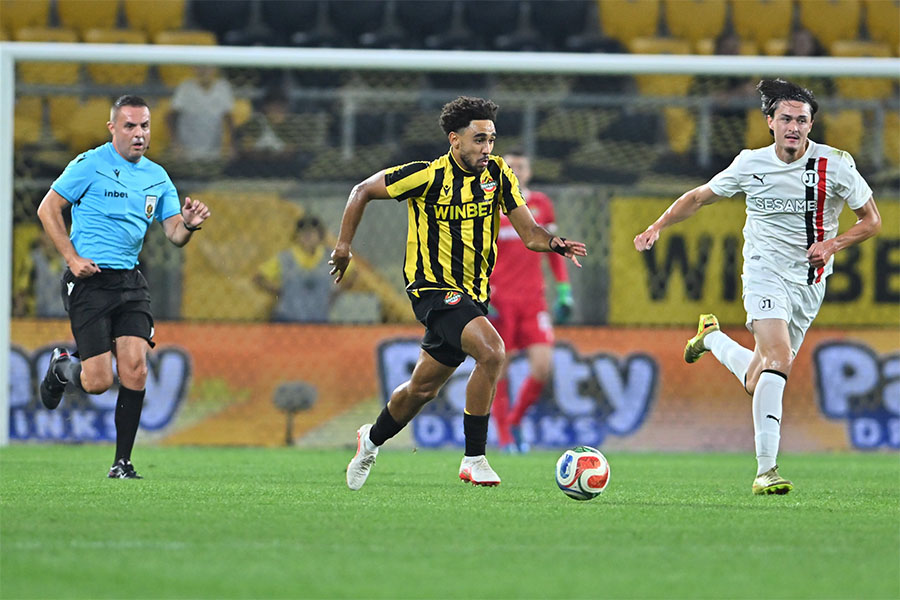 Ботев победи Локомотив с 2:0 в пловдивското дерби